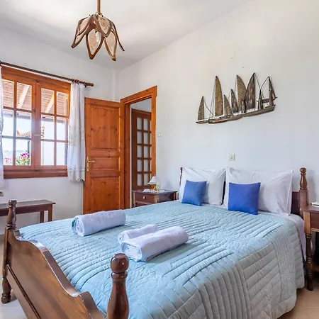 Ourania * سكوبيلوس تاون